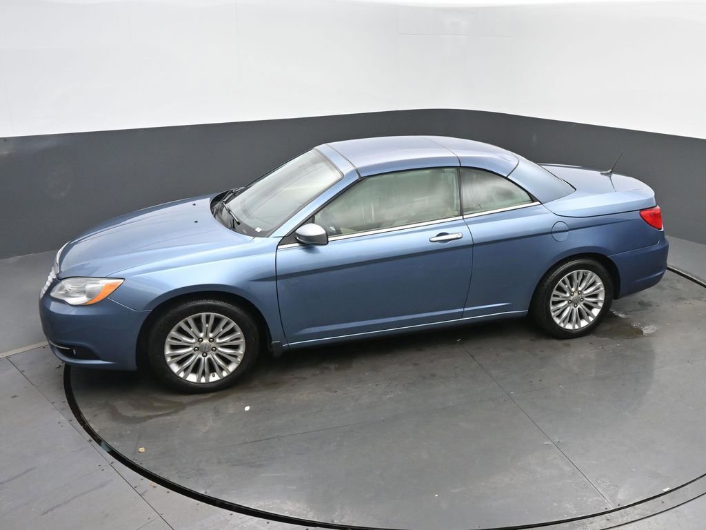 Used 2011 Chrysler 200 Limited image 37