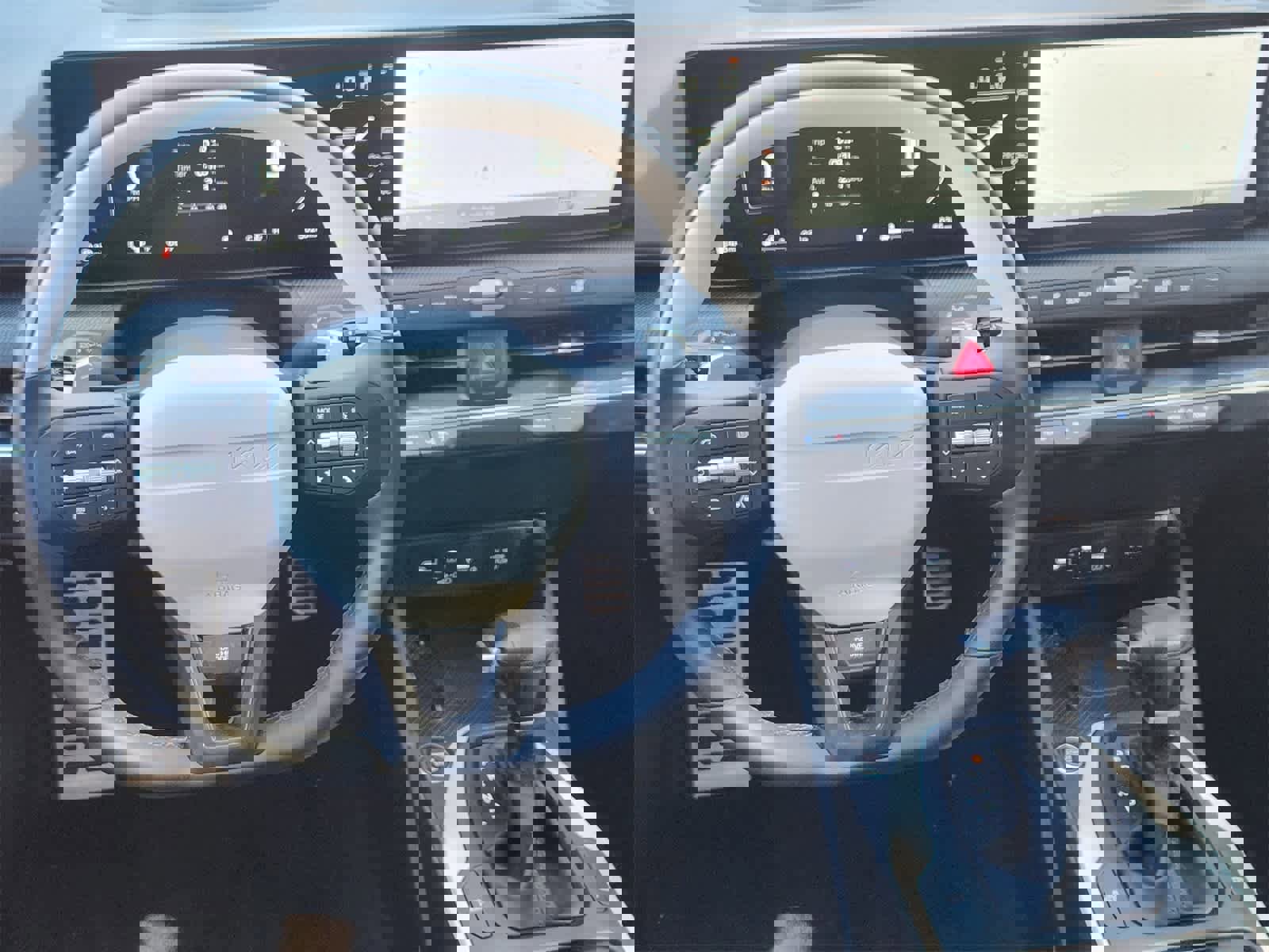 Certified 2025 Kia K4 GT-Line Turbo image 27