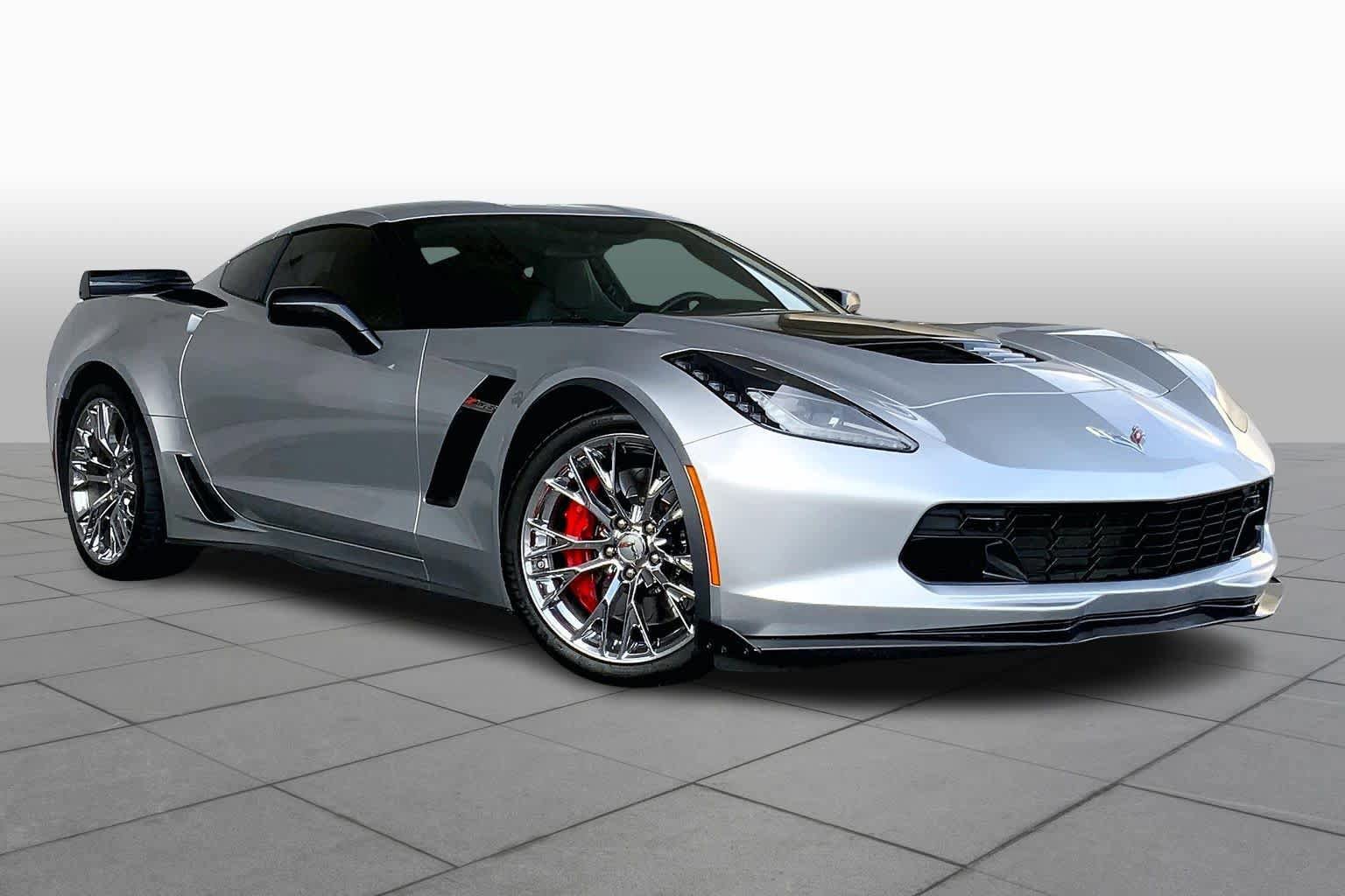 Used 2016 Chevrolet Corvette Z06 w/ 3LZ Preferred Equipment Group RWD image 3