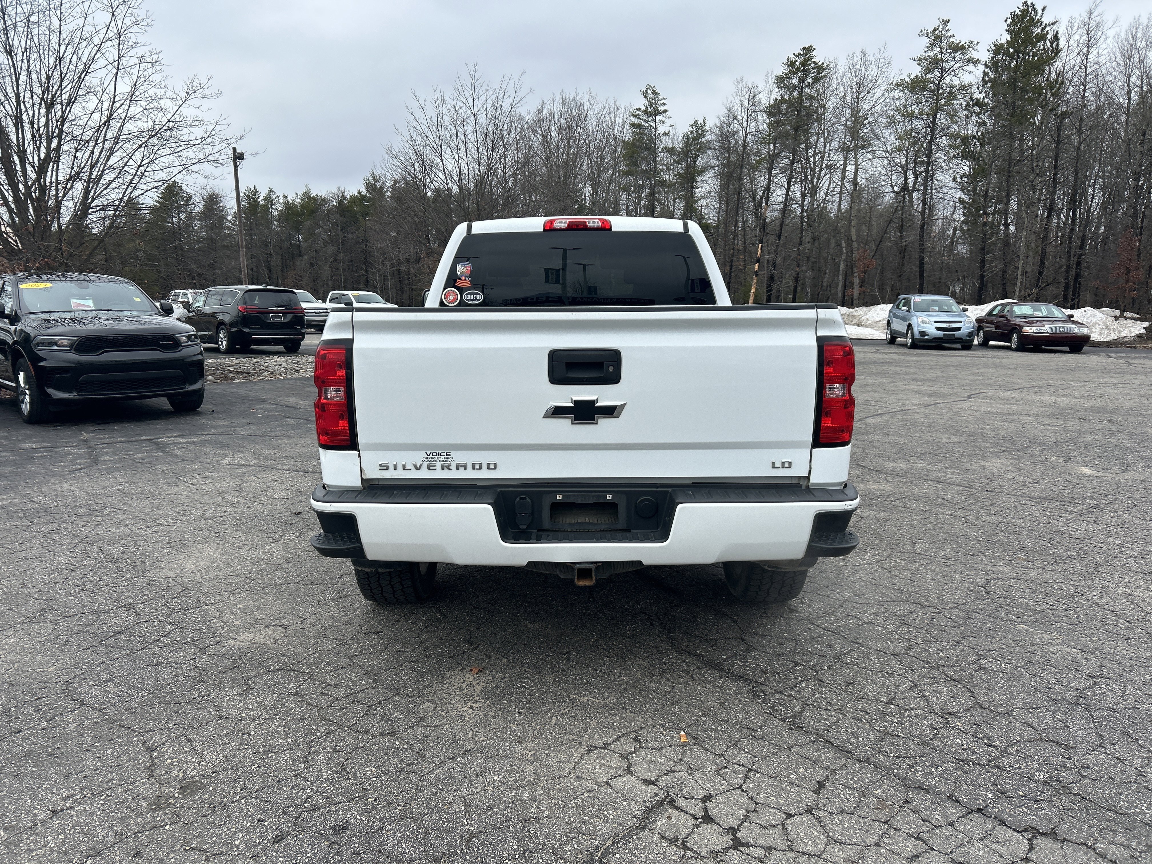 Used 2019 Chevrolet Silverado 1500 LT w/ LPO, Black Pack AWD/4WD image 5