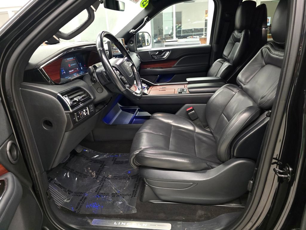 Used 2023 Lincoln Navigator L Reserve RWD image 19