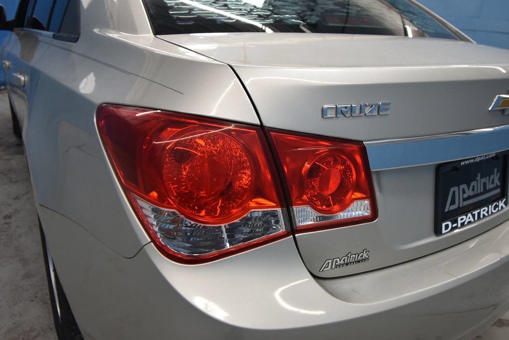 Used 2015 Chevrolet Cruze LT FWD image 38