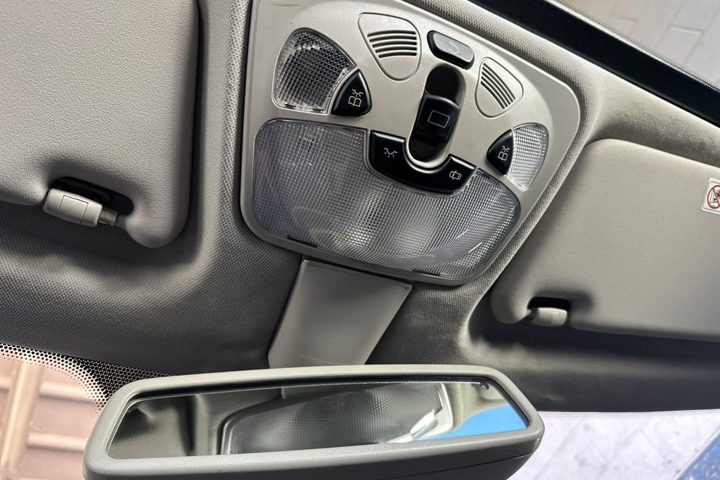 Used 2006 Mercedes-Benz C 230 Sedan image 30