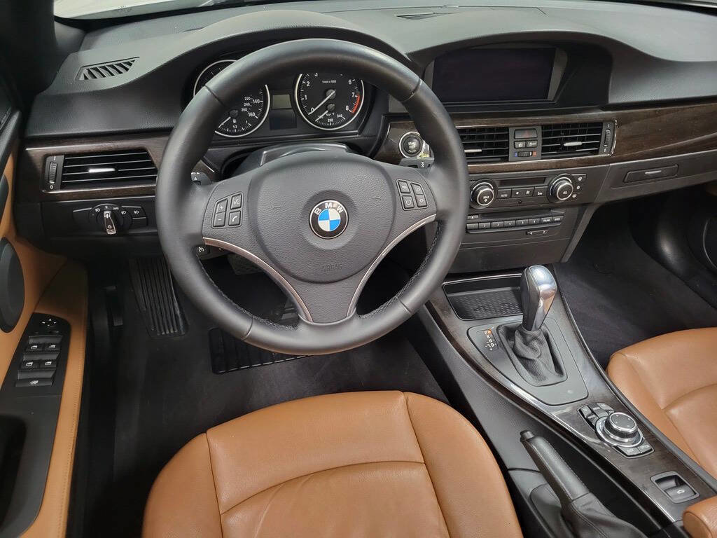 Used 2012 BMW 328i Convertible image 32