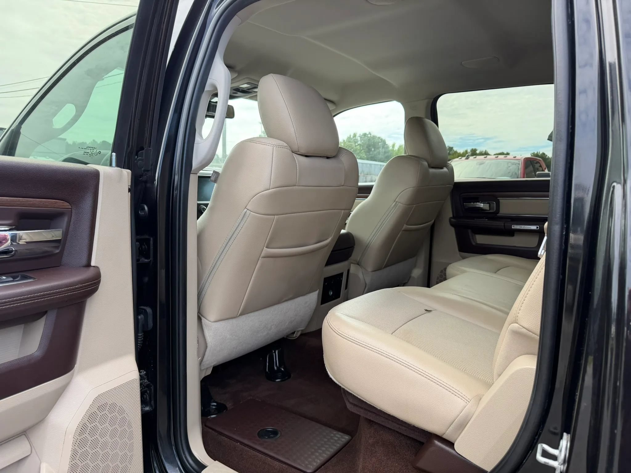 Used 2016 RAM 2500 Laramie RWD image 18