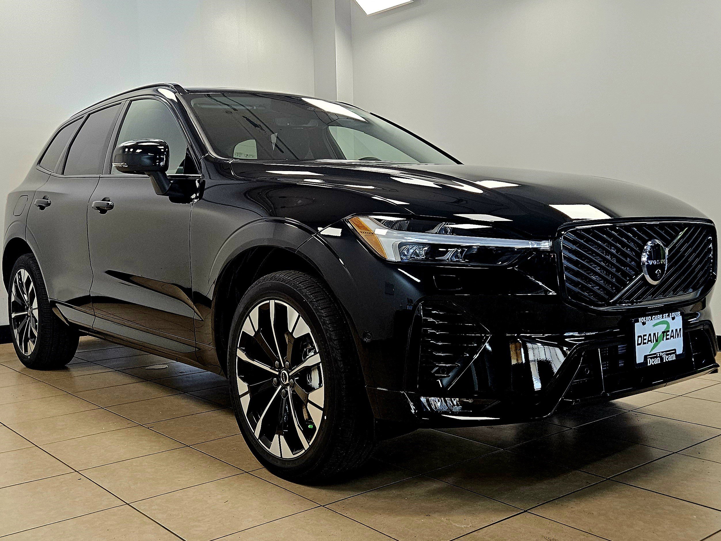 New 2026 Volvo XC60 B5 Plus w/ Protection Package Premier image 3
