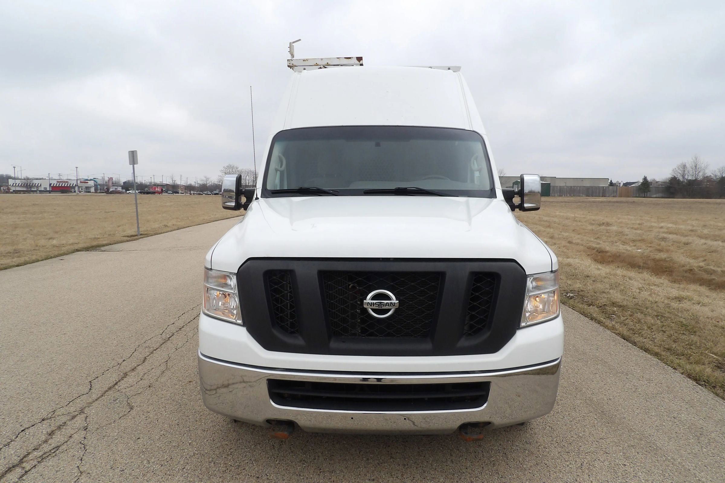 Used 2017 Nissan NV 3500 SL w/ Technology Package image 2