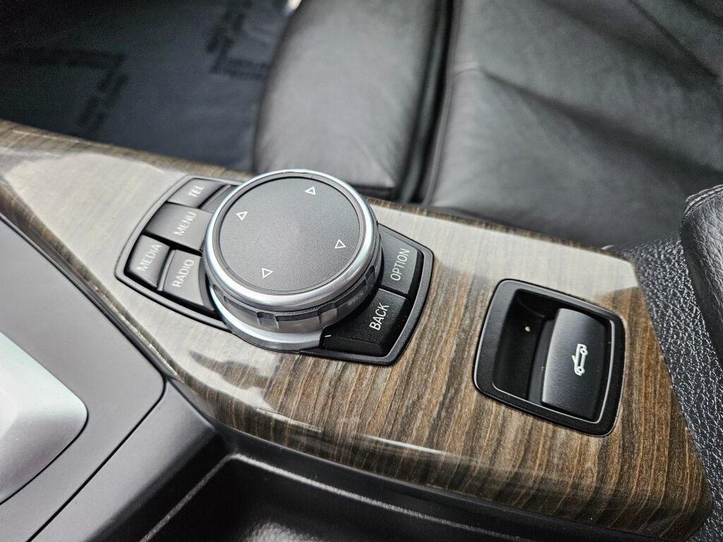 Used 2016 BMW M235i xDrive Convertible image 7