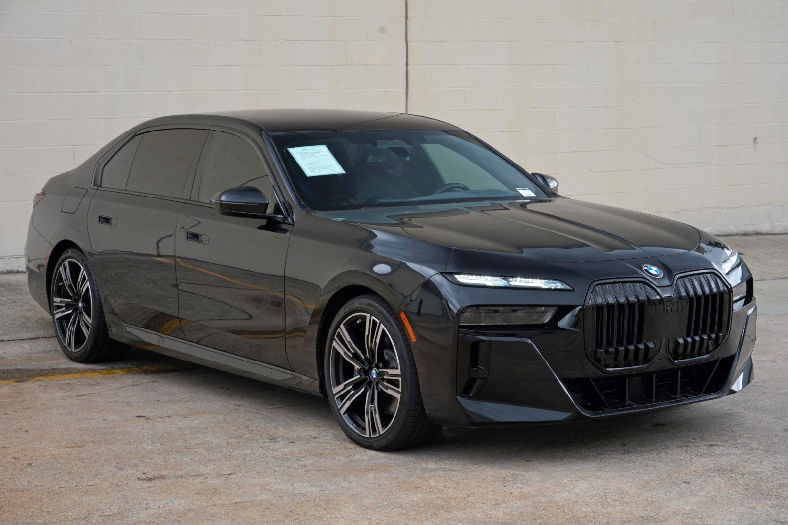 Used 2023 BMW 760i xDrive AWD/4WD image 72