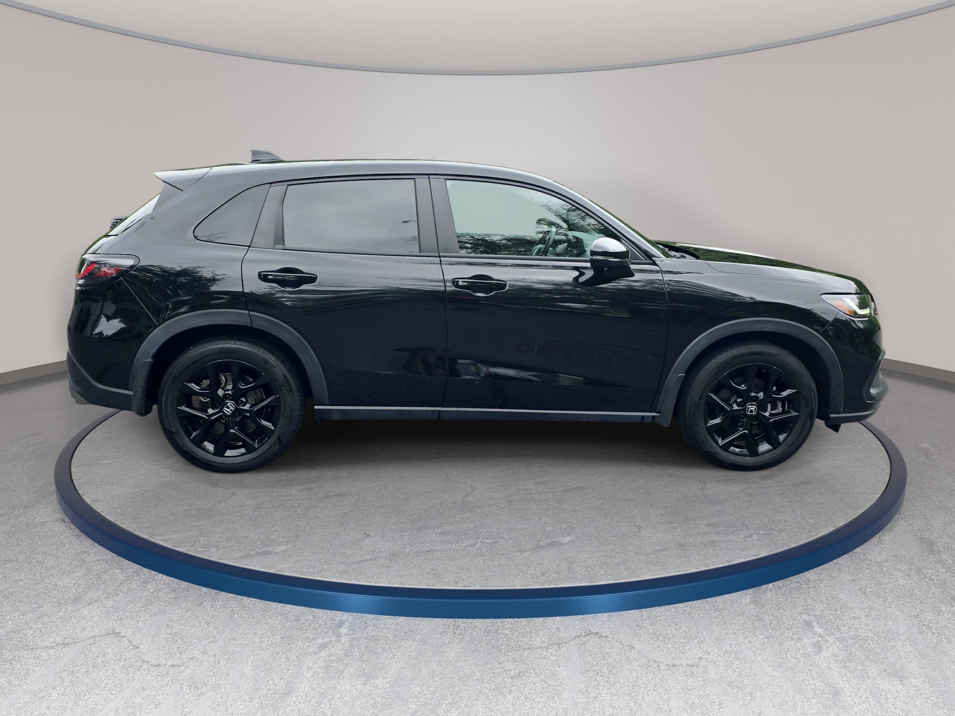 Certified 2025 Honda HR-V Sport image 4