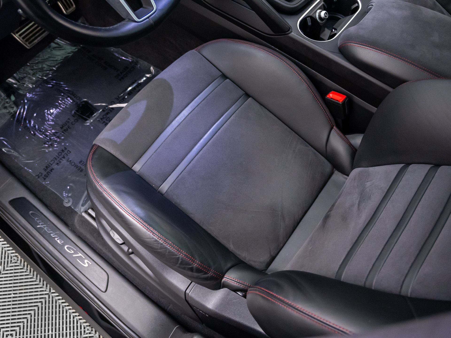 Certified 2023 Porsche Cayenne GTS AWD/4WD image 16