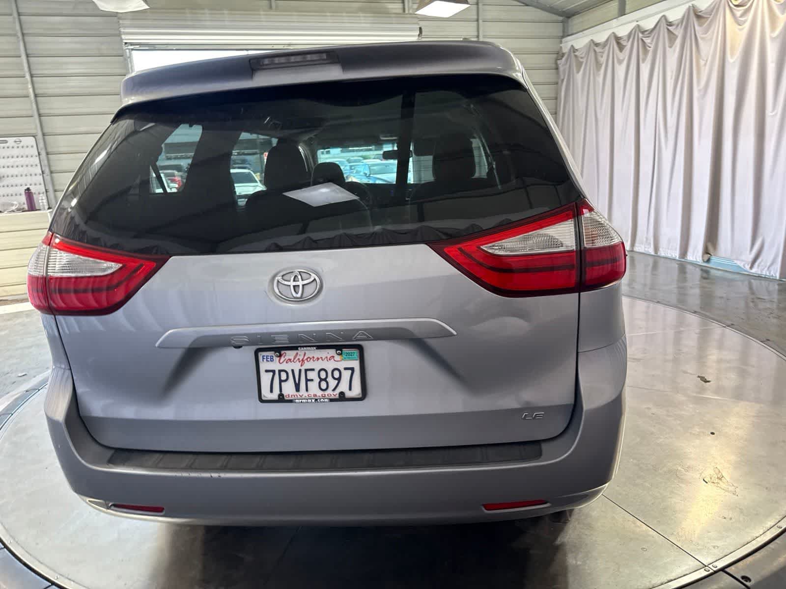 Used 2016 Toyota Sienna LE FWD image 6
