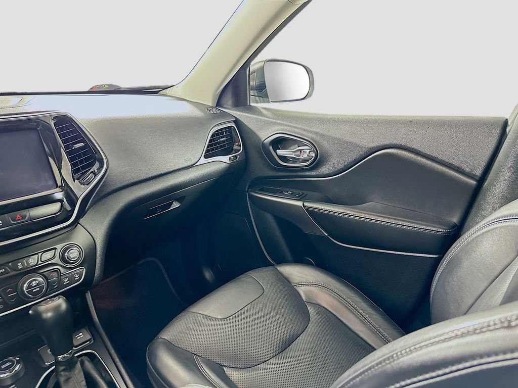 Used 2019 Jeep Cherokee Limited image 22