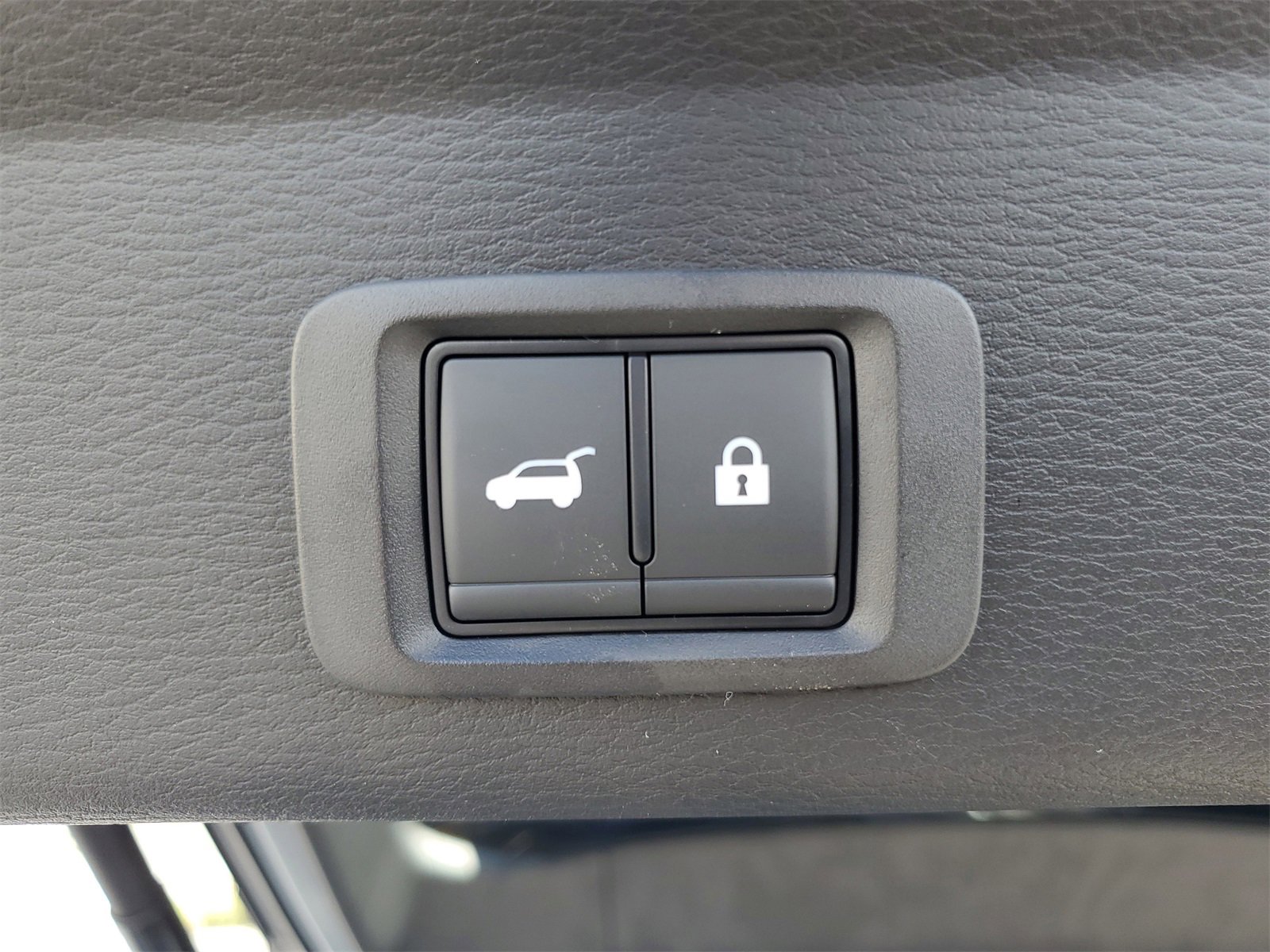 New 2025 Mitsubishi Outlander AWD image 30
