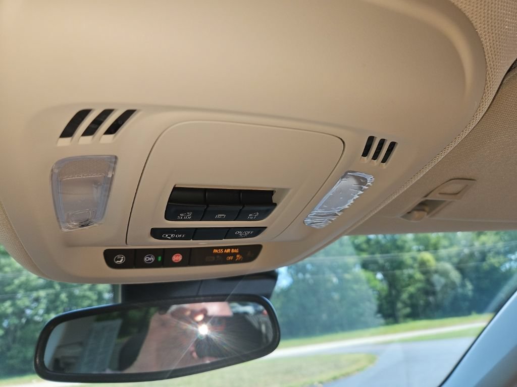 Used 2023 Buick Envision Essence w/ Sport Touring Package FWD image 19
