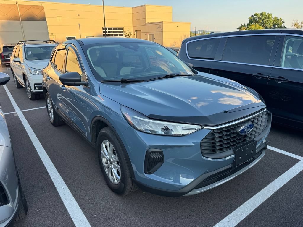 Used 2024 Ford Escape Active AWD/4WD image 9