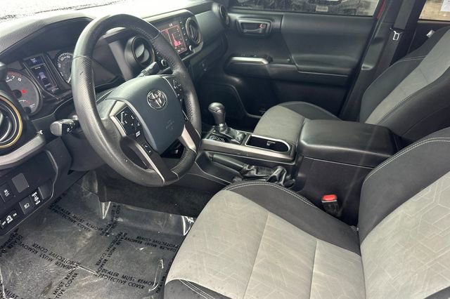 Certified 2020 Toyota Tacoma TRD Off-Road w/ Technology Package AWD/4WD image 12