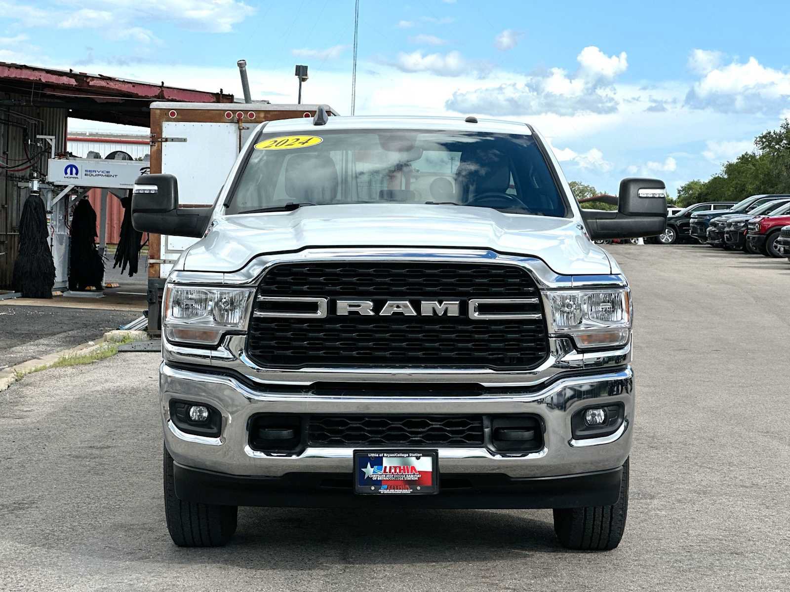 Used 2024 RAM 3500 Big Horn AWD/4WD image 10
