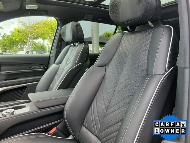 Certified 2026 Cadillac Vistiq Platinum w/ LPO, Floor Liner Package AWD/4WD image 14