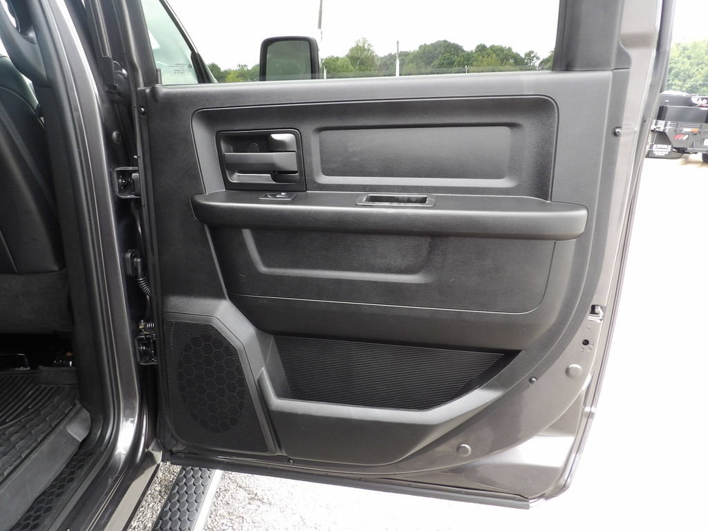 Used 2023 RAM 5500 Tradesman w/ Chrome Appearance Group AWD/4WD image 33