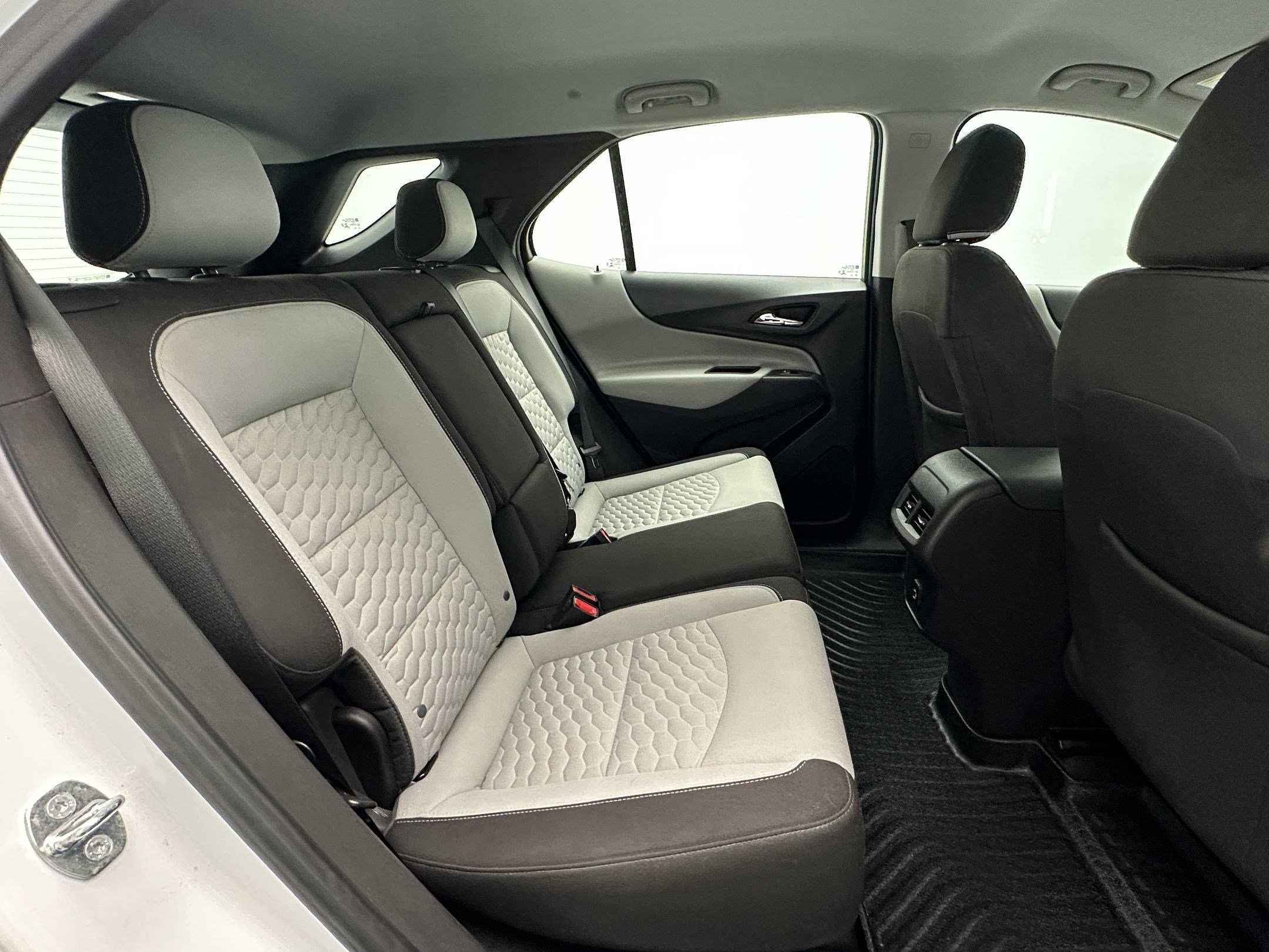 Certified 2021 Chevrolet Equinox LS AWD/4WD image 29
