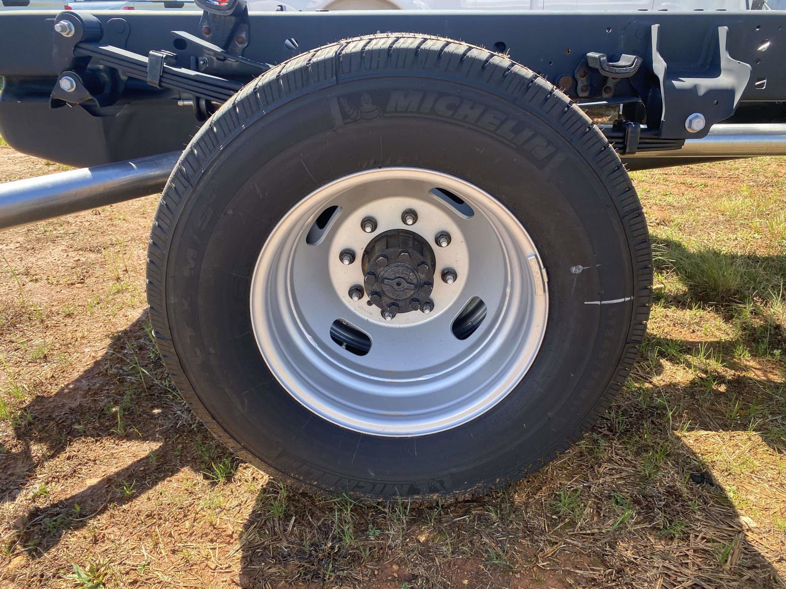 New 2026 Ford F350 XL w/ XL Chrome Package image 9