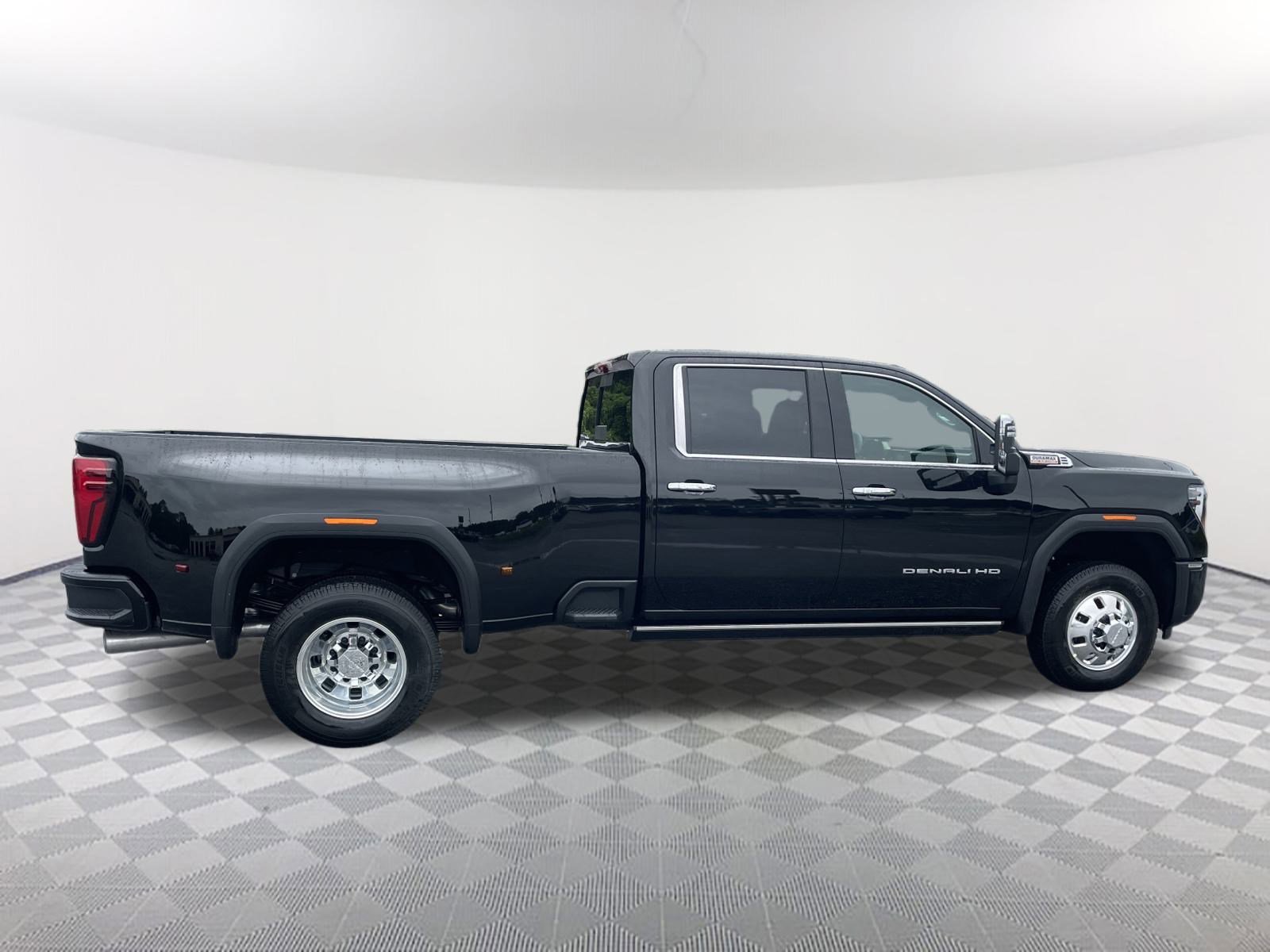 New 2026 GMC Sierra 3500 Denali w/ Denali Reserve Package image 8