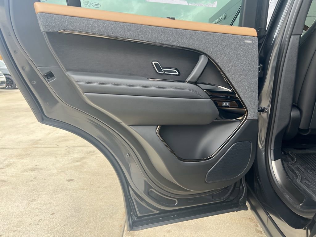 New 2024 Land Rover Range Rover Sport Dynamic SE image 16