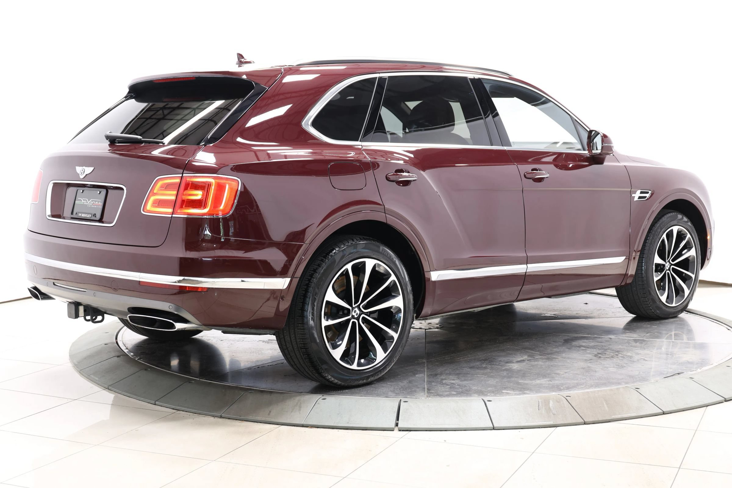 Used 2018 Bentley Bentayga AWD/4WD image 75