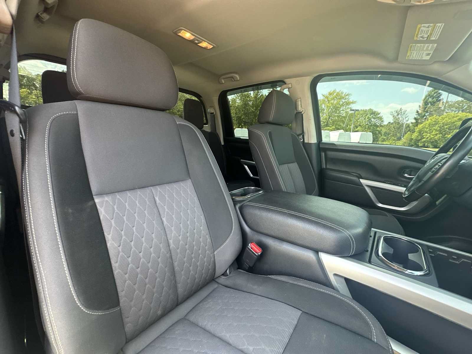 Used 2021 Nissan Titan SV w/ SV Convenience Package RWD image 23