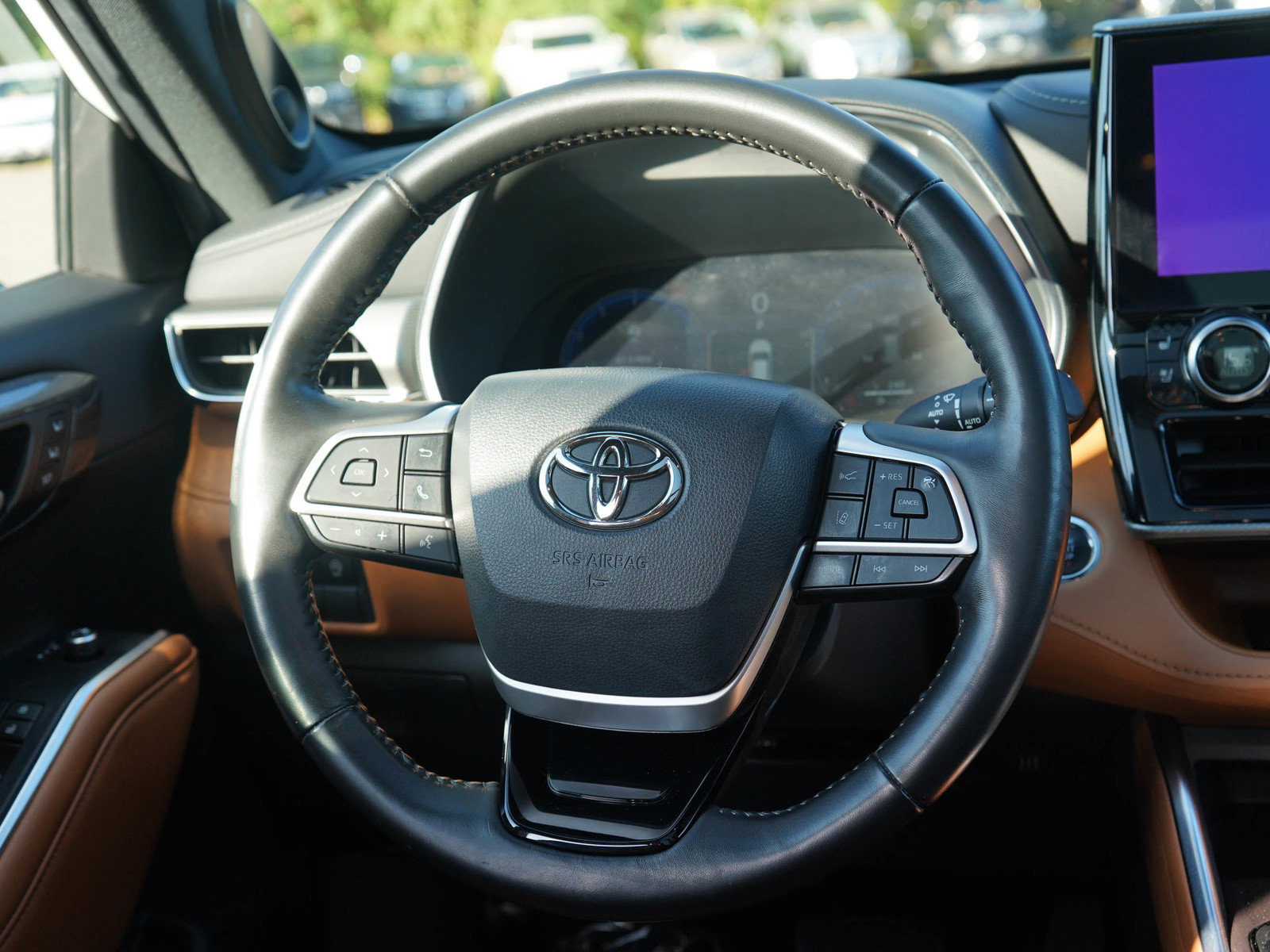 Used 2023 Toyota Highlander Platinum AWD/4WD image 19