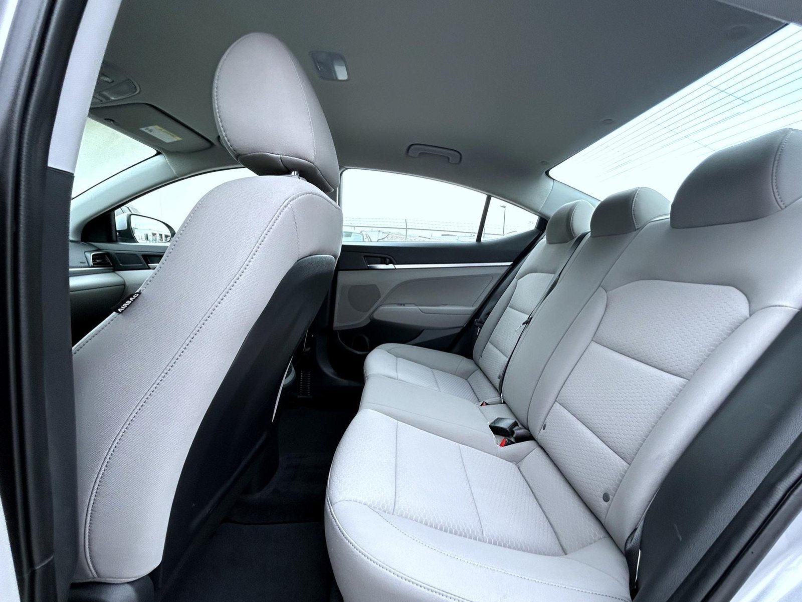 Used 2020 Hyundai Elantra SE FWD image 21