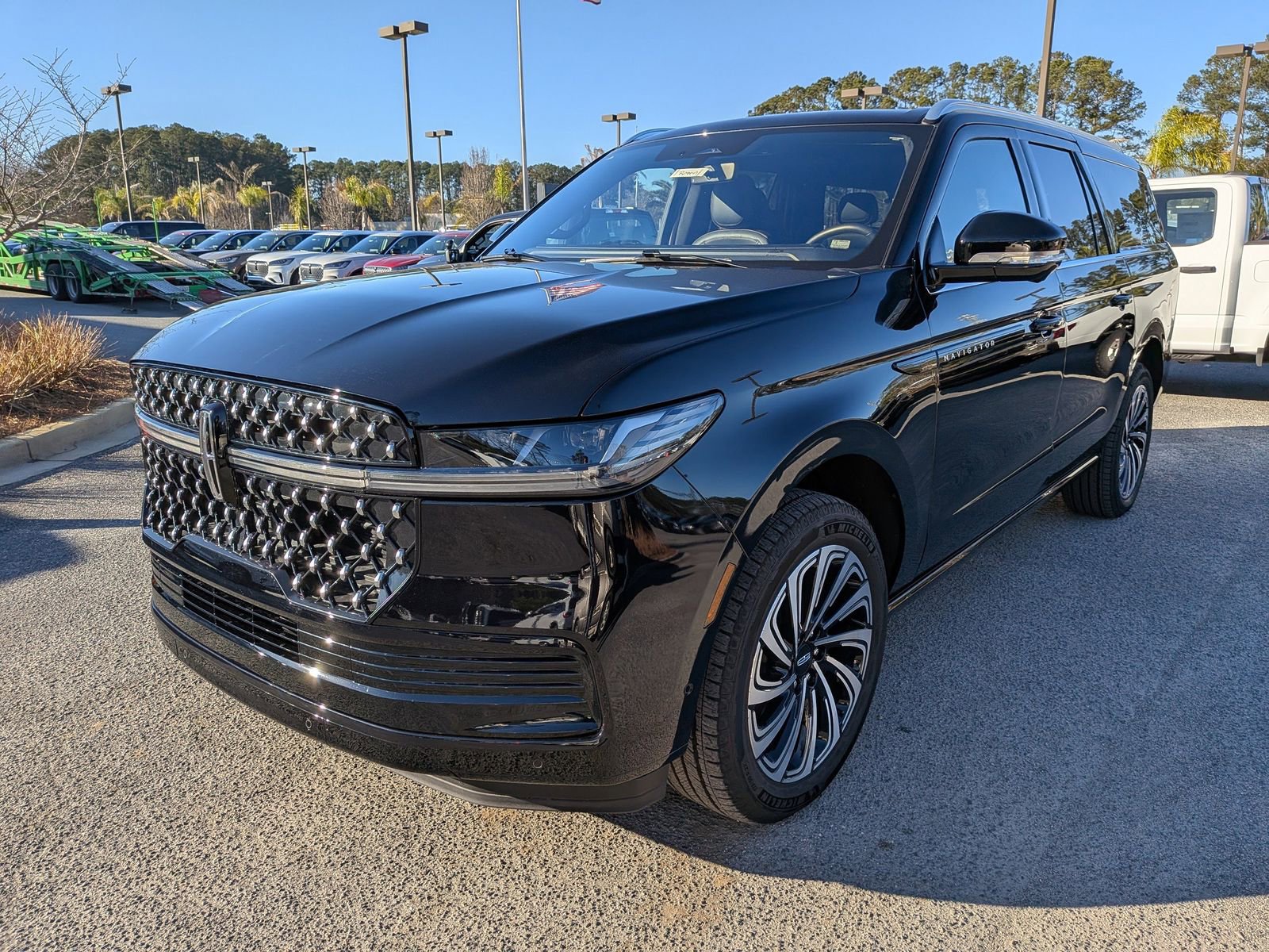 Used 2025 Lincoln Navigator L Black Label image 9