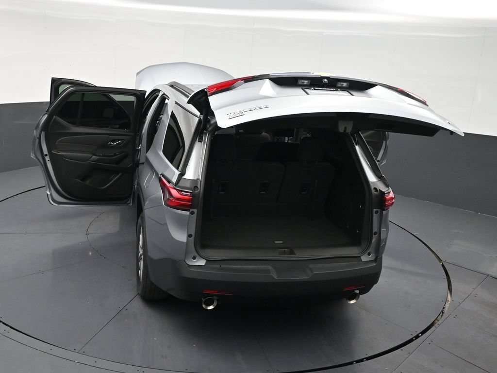 Used 2024 Chevrolet Traverse LT FWD image 32