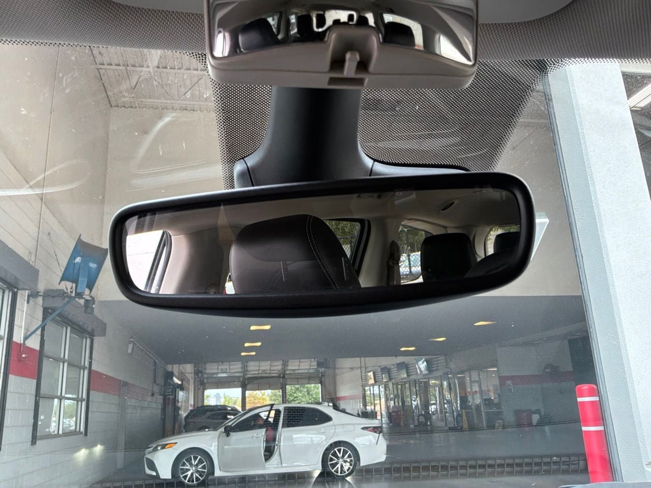 Used 2023 Chrysler Pacifica Touring-L FWD image 22