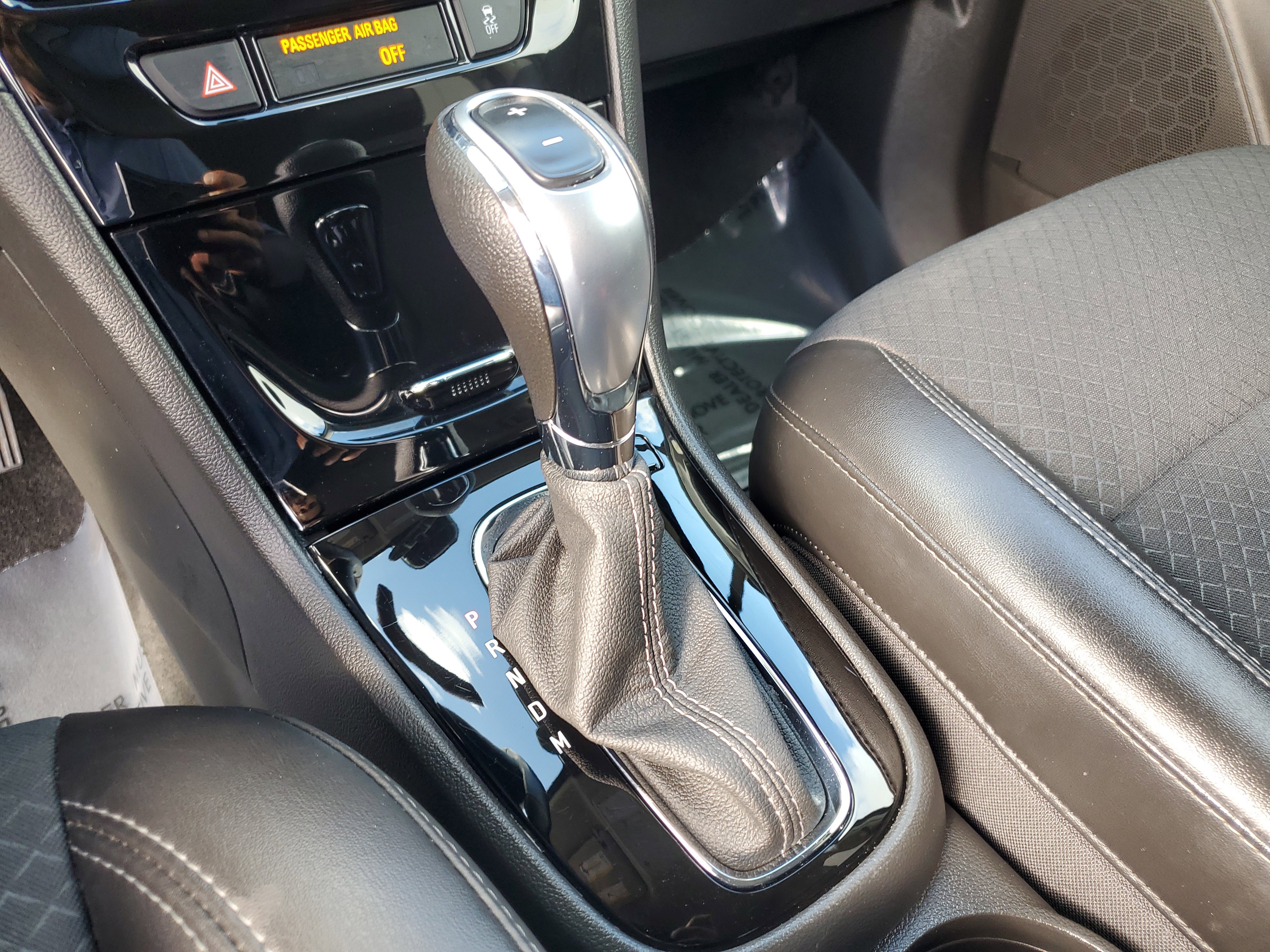 Used 2022 Buick Encore Preferred w/ Safety Package image 21