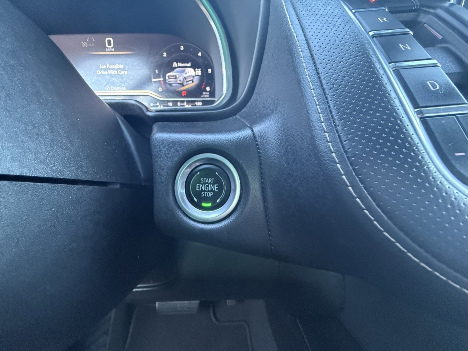 Used 2024 GMC Yukon SLT image 15