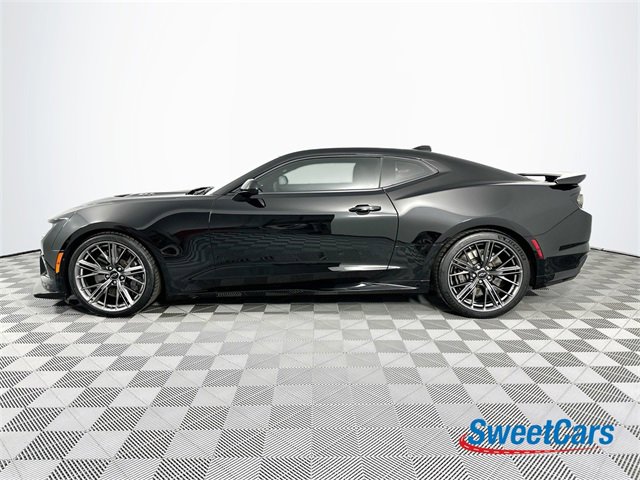 Used 2022 Chevrolet Camaro ZL1 image 4