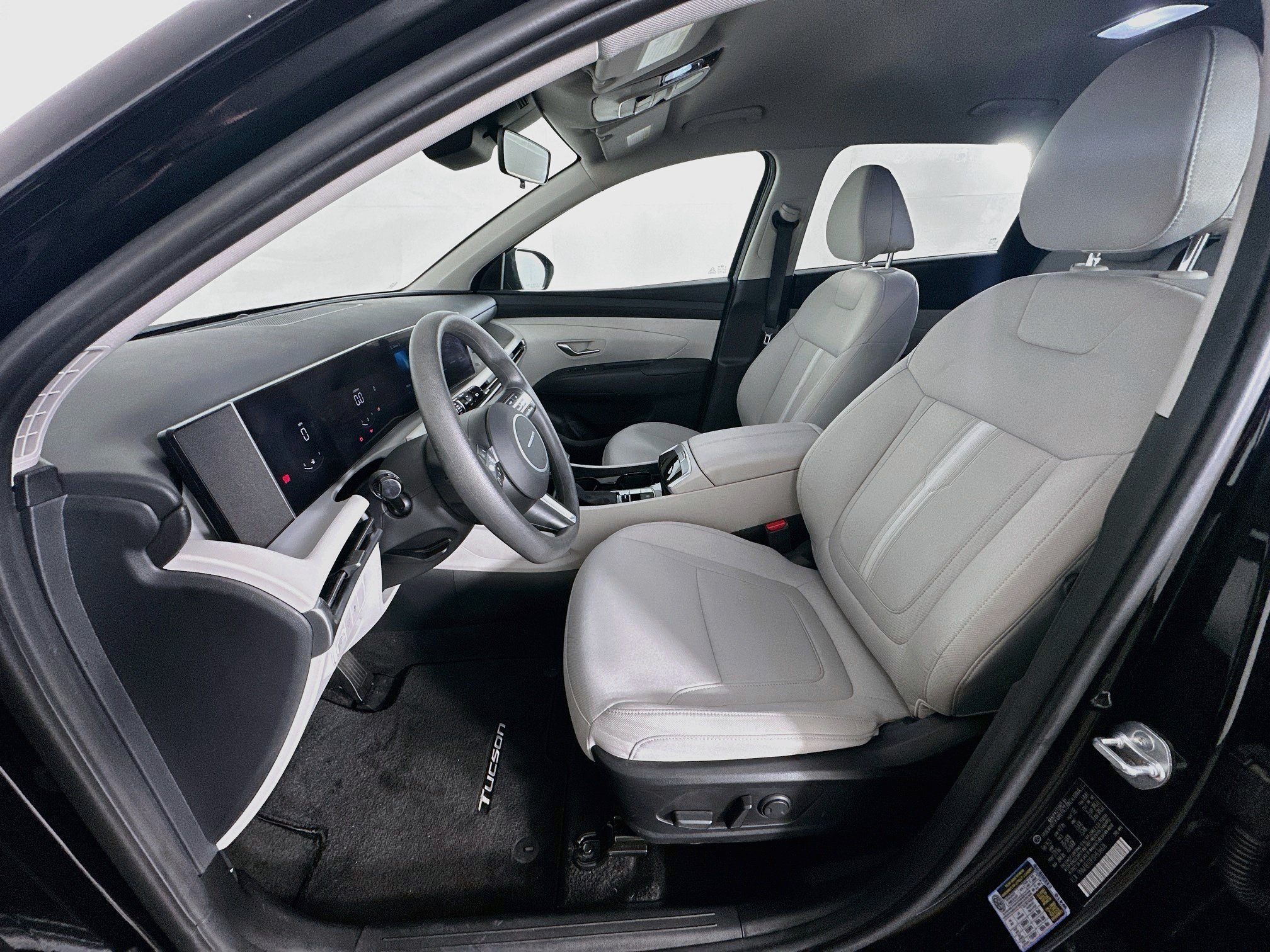 Used 2025 Hyundai Tucson SEL FWD image 13