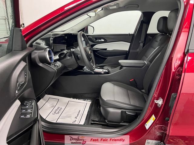 Used 2025 Chevrolet Trax LT image 29