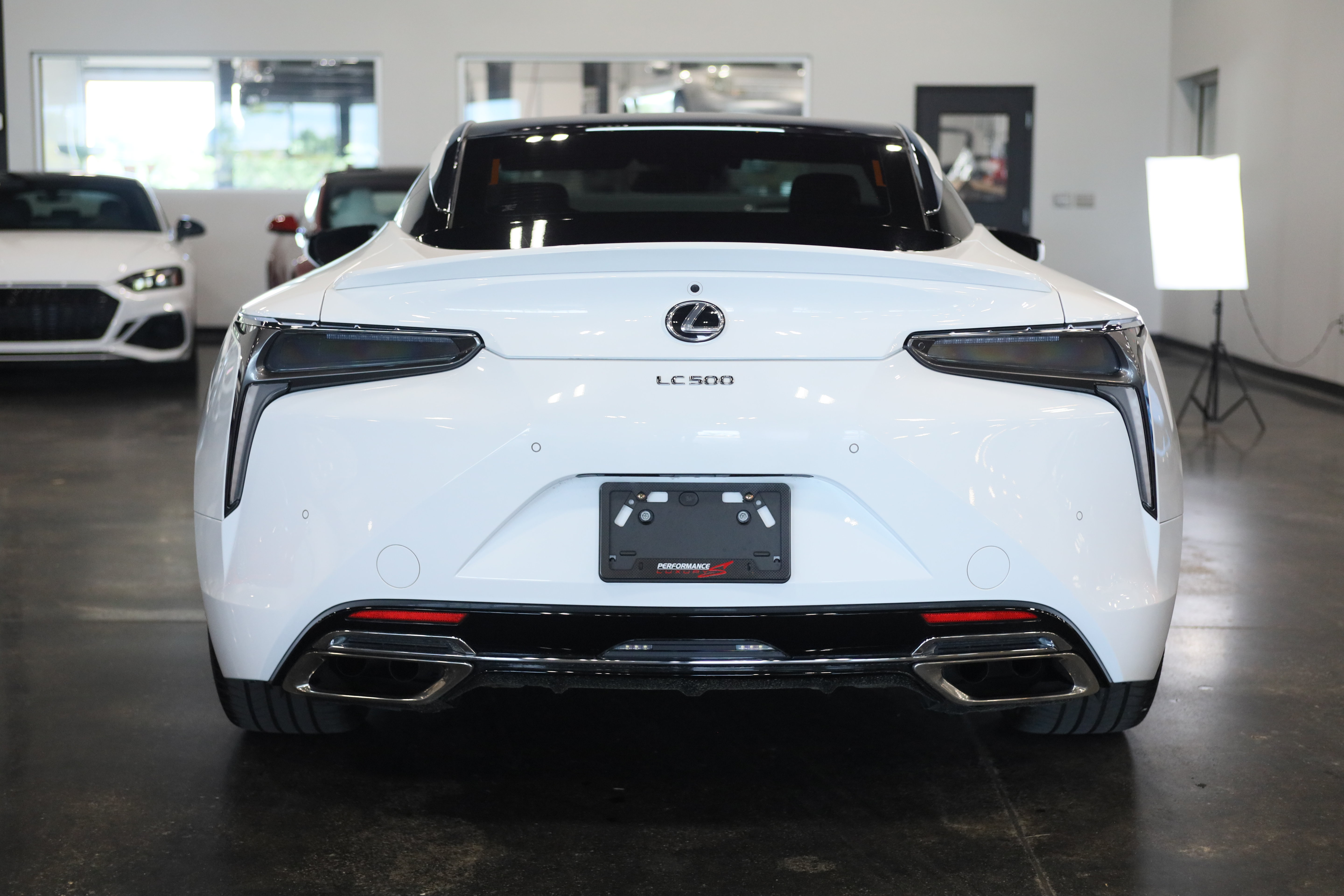Used 2018 Lexus LC 500 Coupe w/ Touring Package RWD image 5