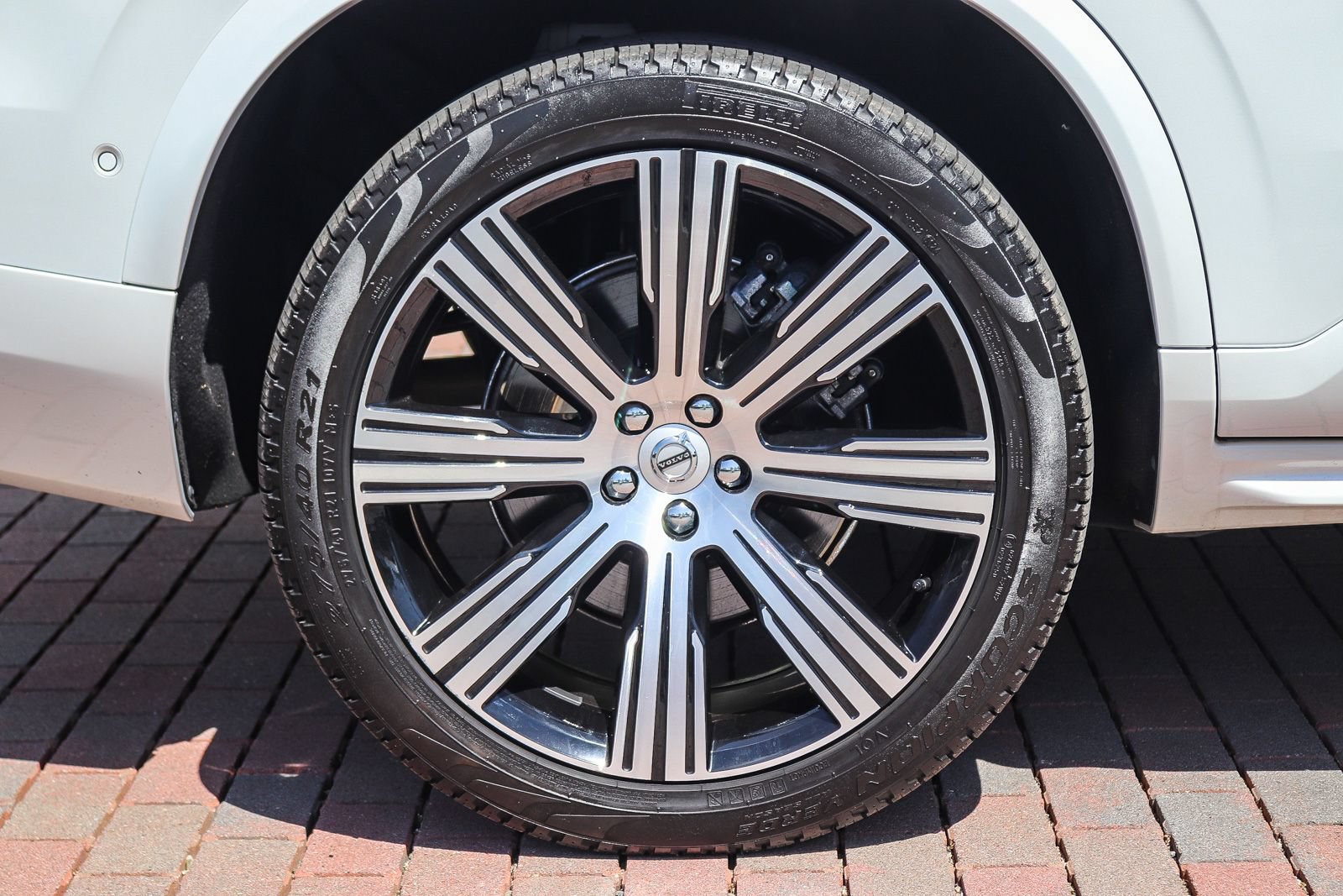 Used 2024 Volvo XC90 T8 Ultimate w/ Protection Package Premier AWD/4WD image 10
