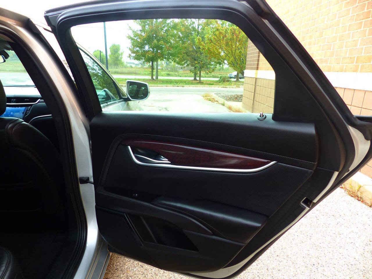 Used 2017 Cadillac XTS Luxury image 42