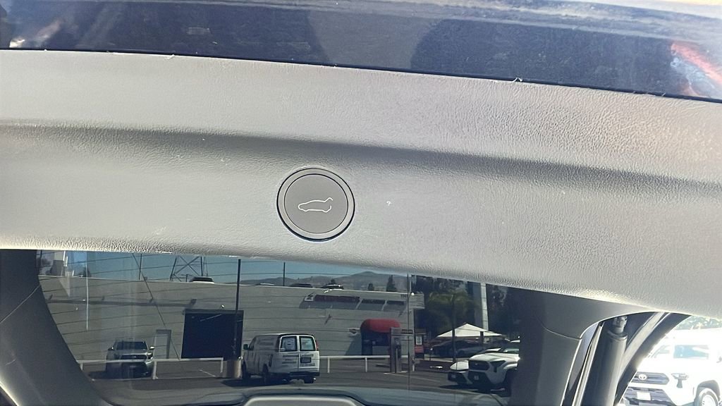 Used 2024 Tesla Model Y Long Range RWD image 27