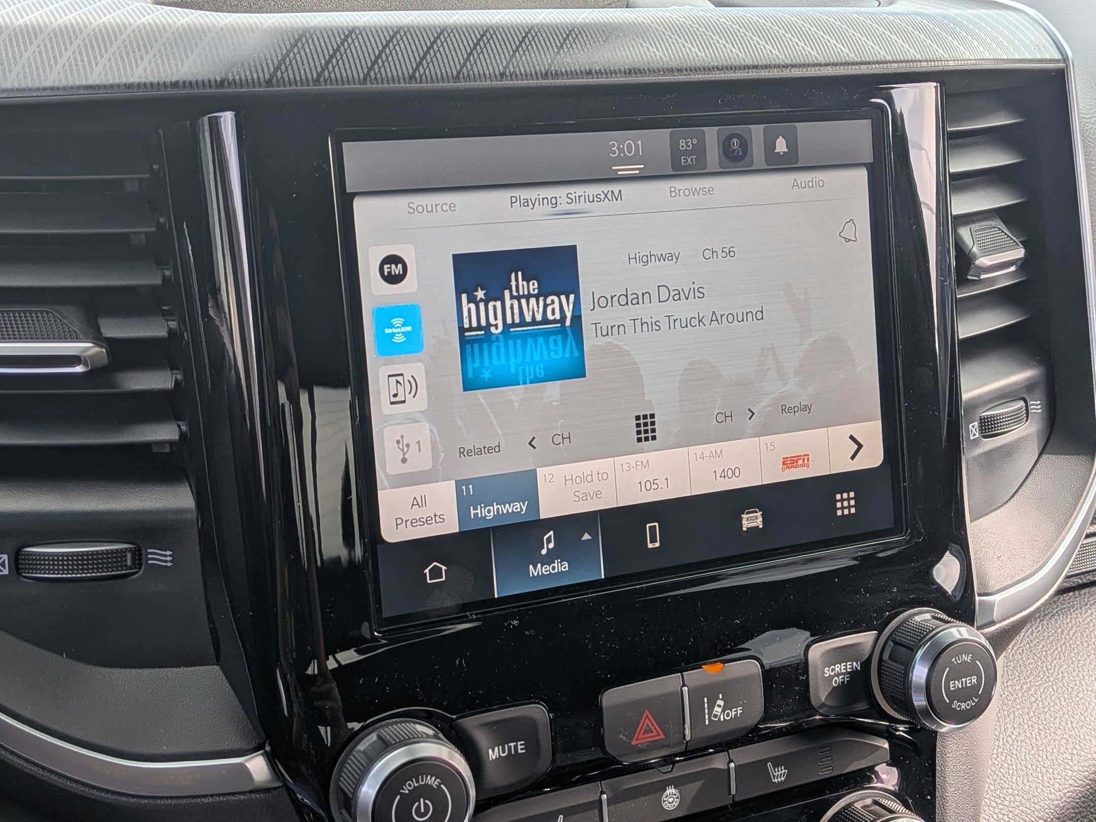 New 2026 RAM 1500 4x4 Crew Cab image 24