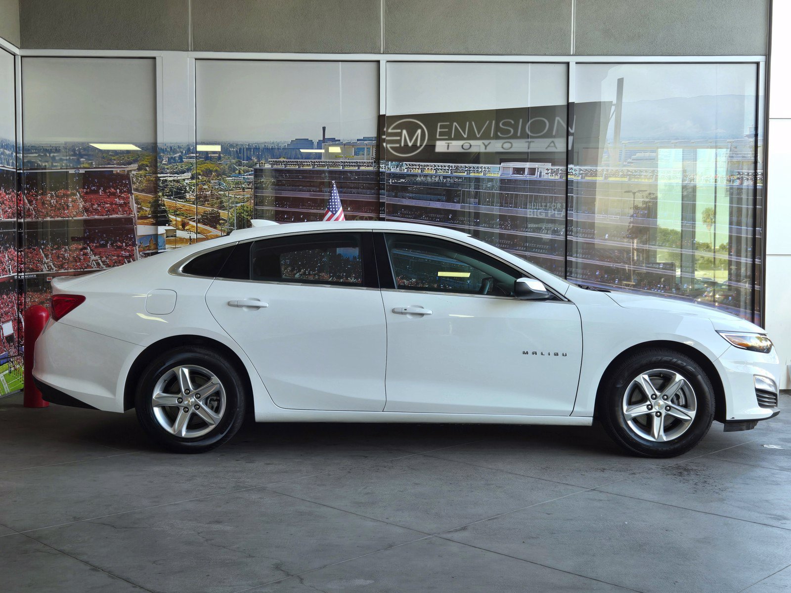 Used 2024 Chevrolet Malibu LT FWD image 4