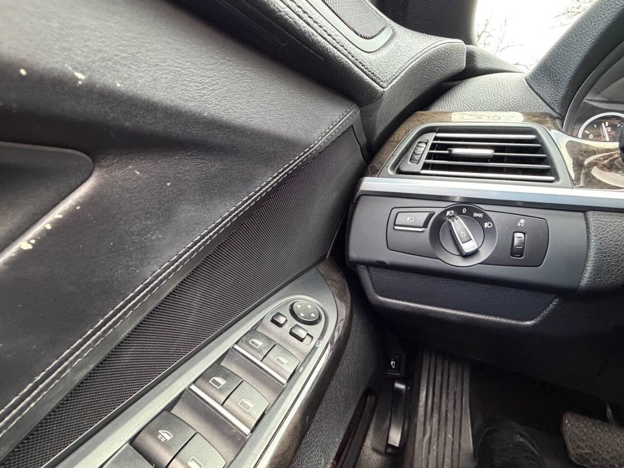 Used 2012 BMW 650i xDrive Convertible image 27