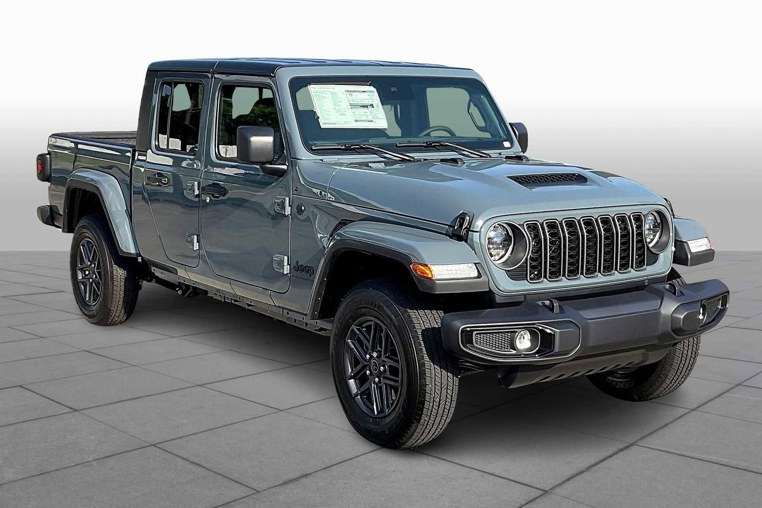New 2025 Jeep Gladiator Sport image 2