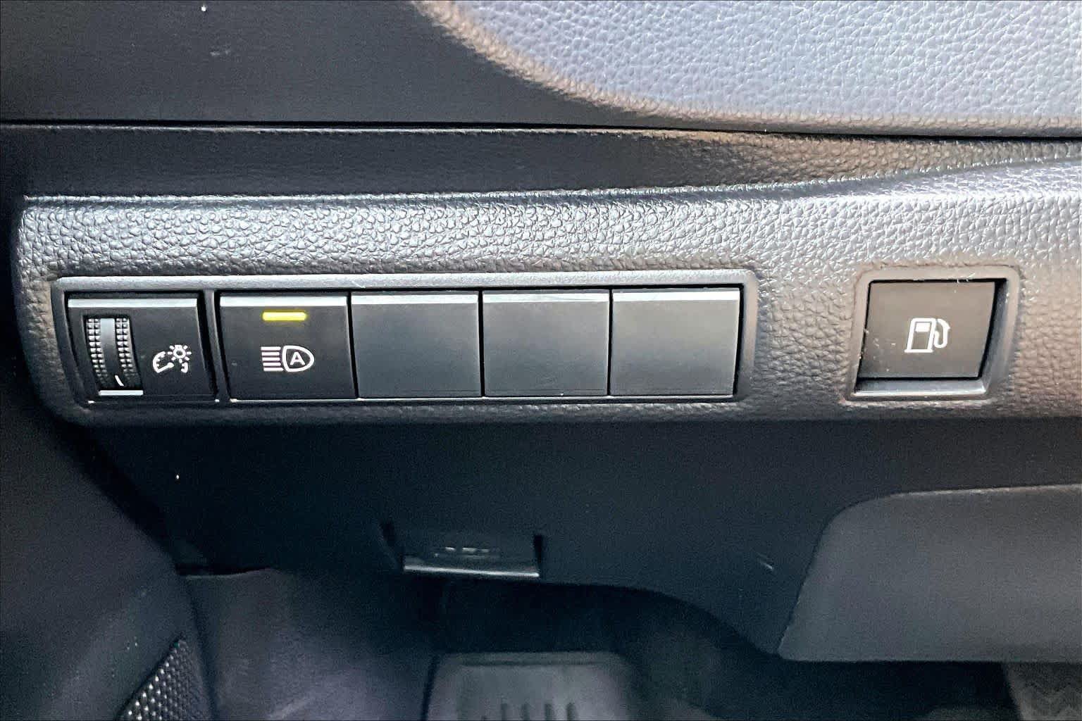Used 2023 Toyota Corolla LE w/ LE Convenience Package AWD/4WD image 33