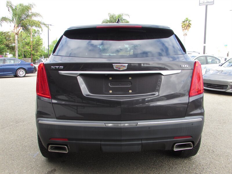 Used 2017 Cadillac XT5 FWD image 6